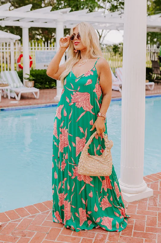 Vibrant Moment Floral Maxi Dress in Jade Curves