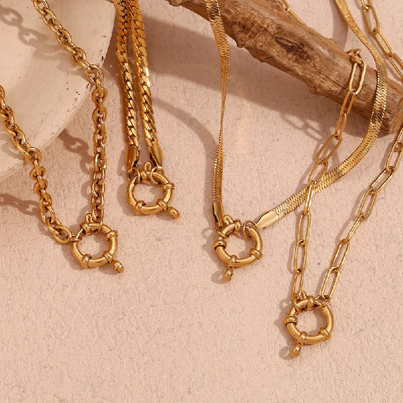 Wholesale Fashion Simple 18K Gold Plated O-shaped NK Chain Spring Buckle Pendant Necklace