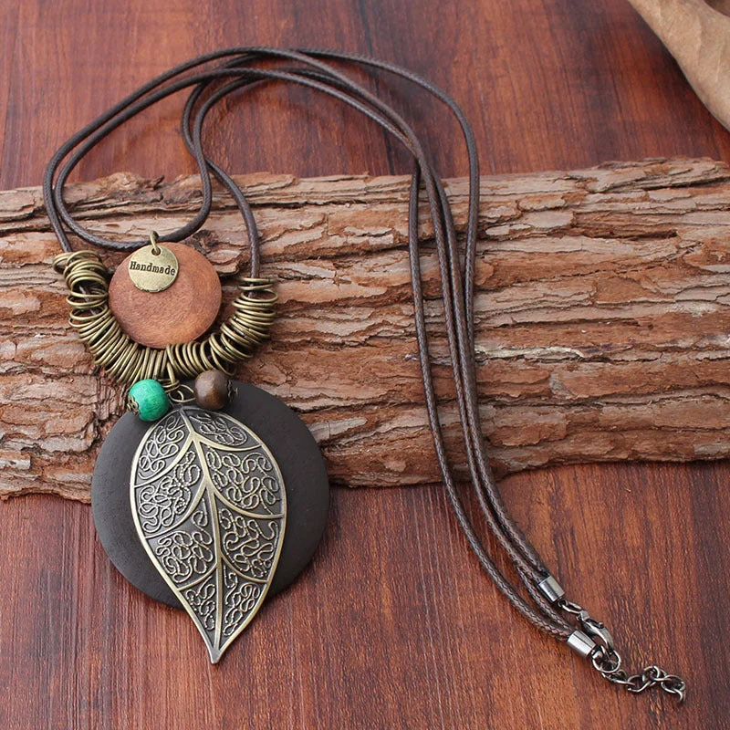 Wholesale Alloy Patterned Leaf Pendant Long Necklaces