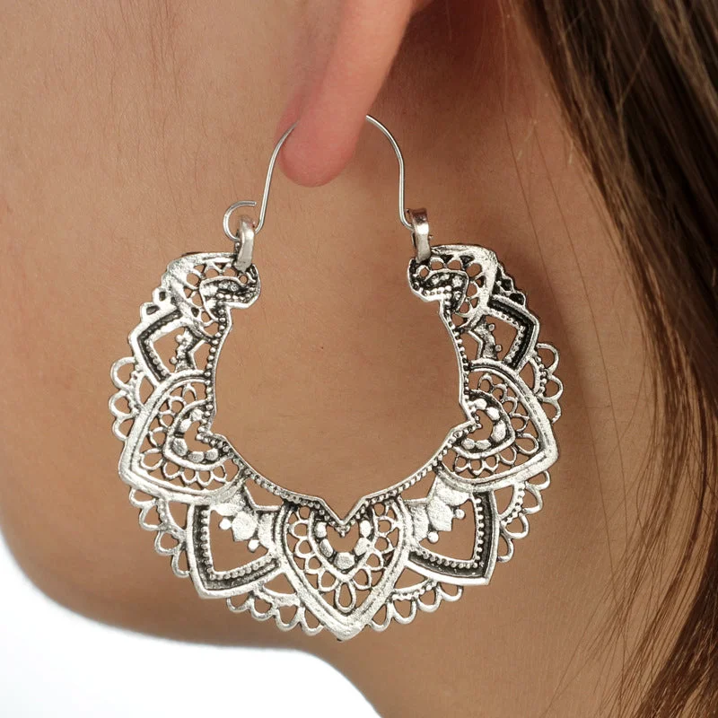 Wholesale Vintage Statemente Flower Heart Alloy Earrings